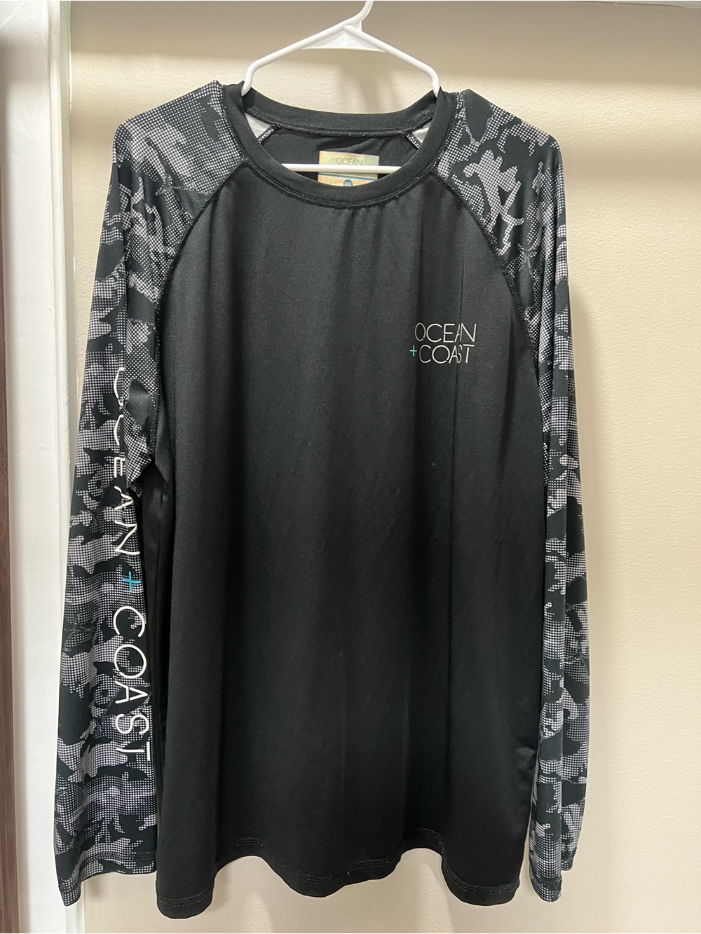 Ocean + Coast Men's Black Long-Sleeve Performance Tee